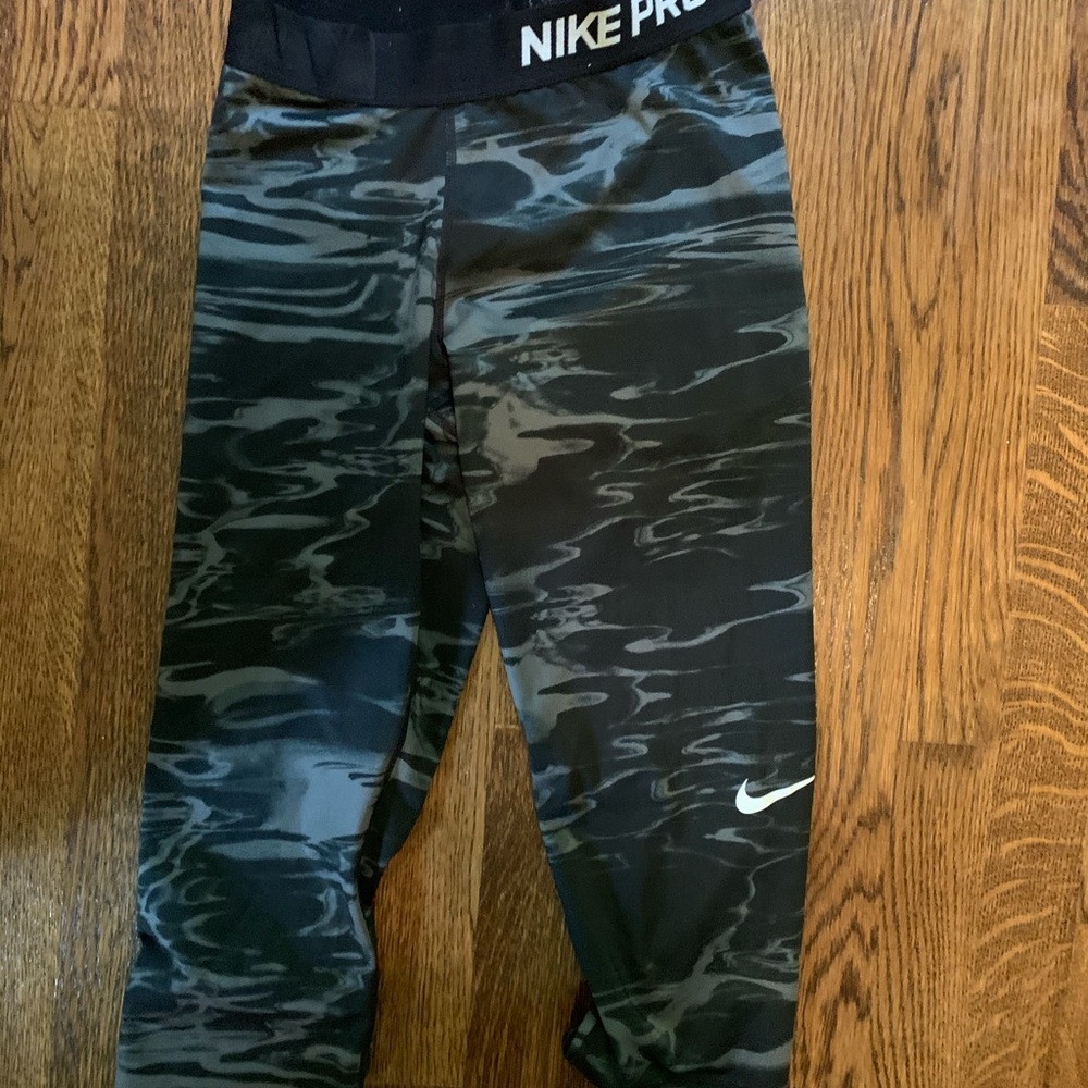 Nike Pro Dri Fit cropped tie dye leggings